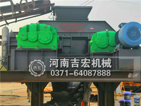 液壓對輥粉碎機工程案例現場